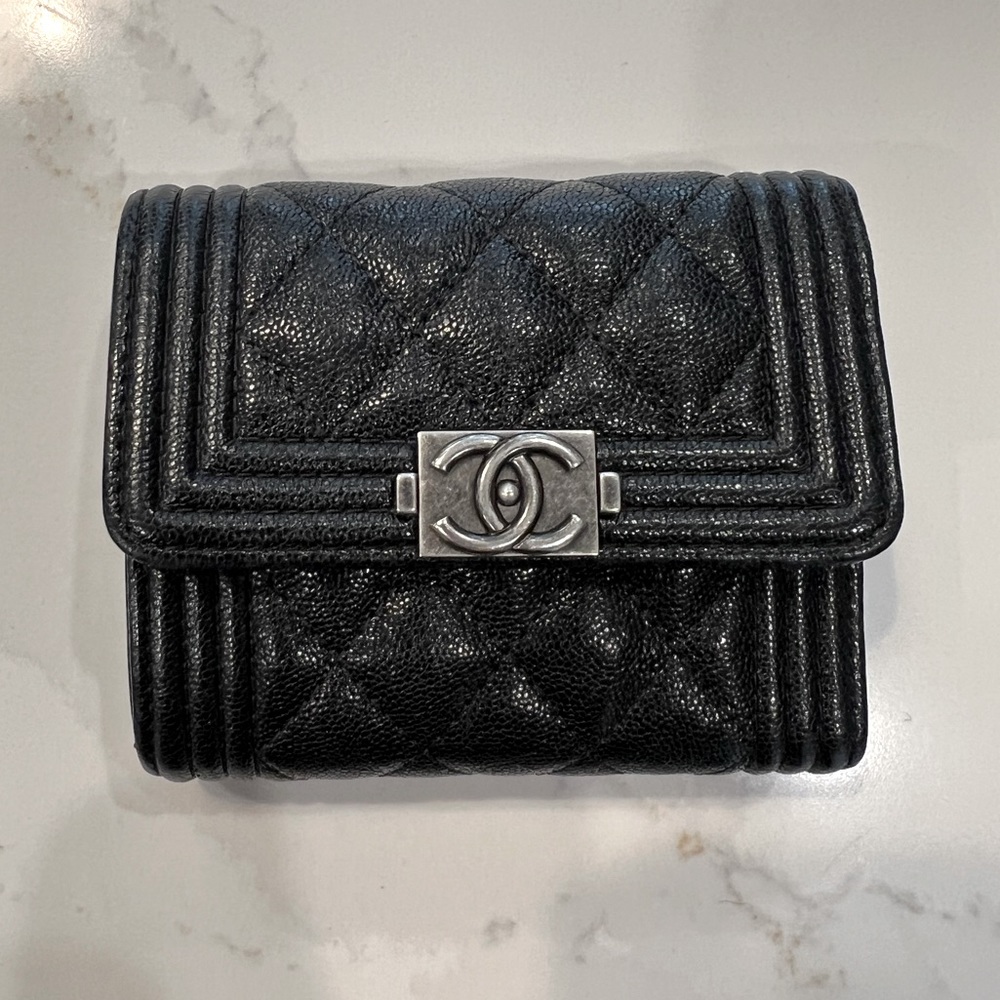 Beautiful Chanel Caviar Quilted Compact Boy Wallet. Excellent condition.